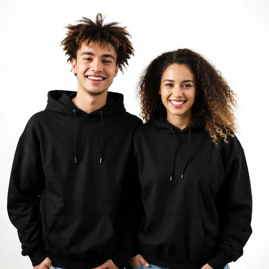 Najaarscollectie 2025: hoodies en jassen met logo voor een ijzersterke merkuitstraling